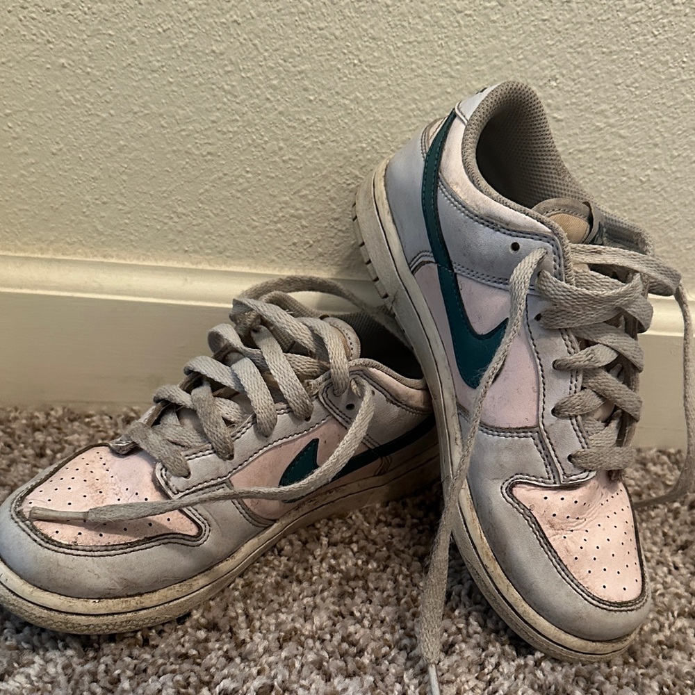 Nike Kids Sneakers in Pink and Teal